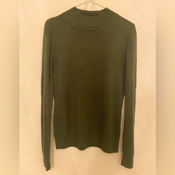 Sag Harbor Long Sleeve Green Knit Sweater, size US Medium - Picture 1 of 6